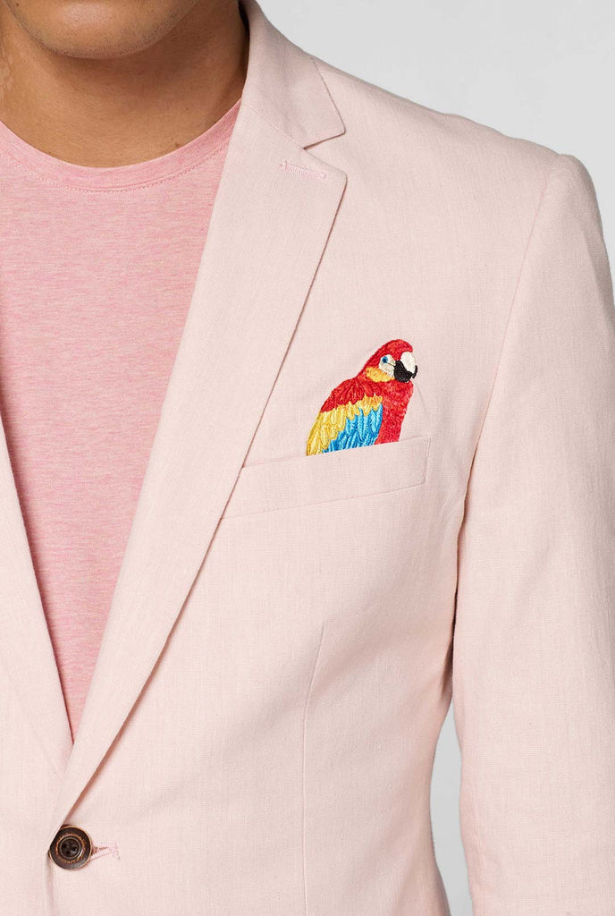 Rosa Lässiger Blazer mit Papageienstickerei vom Mann getragen, der Stickdetail zeigt