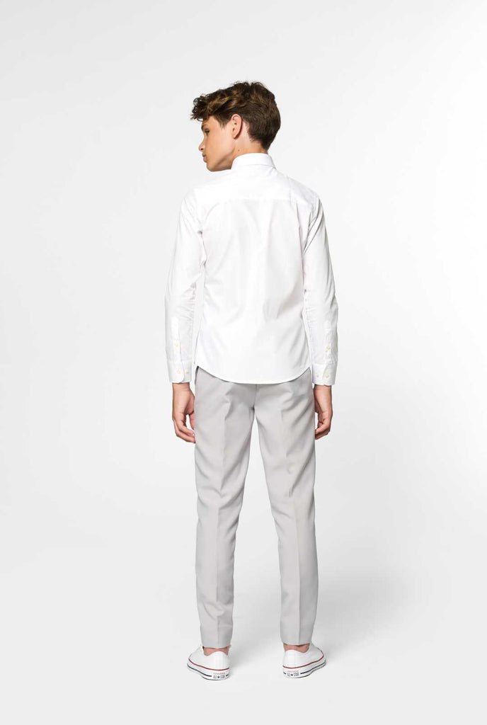 Langer Ärmel Weißes Hemd, die von Jungen getragen werden, Blick von hinten