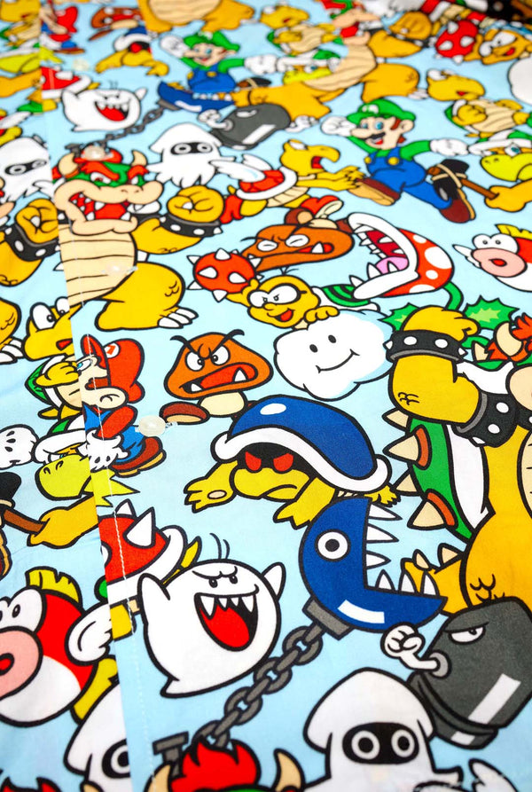 Hawaiihemd mit Super Mario Icons