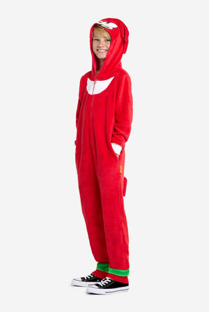 Junge trägt einen roten Sonic Knuckles Kinder-Onesie
