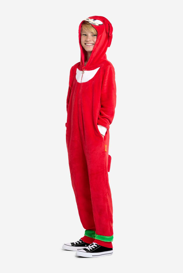 Junge trägt einen roten Sonic Knuckles Kinder-Onesie