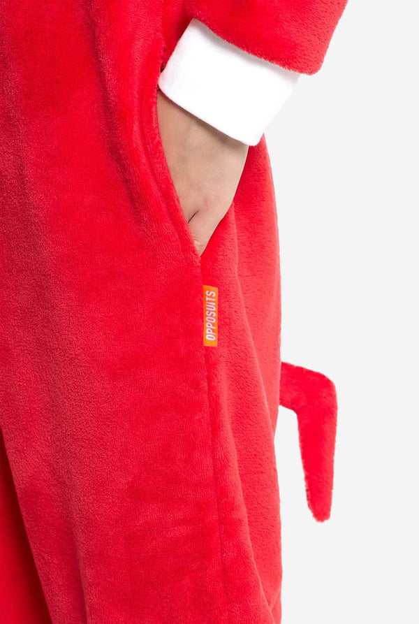 Junge trägt einen roten Sonic Knuckles Kinder-Onesie