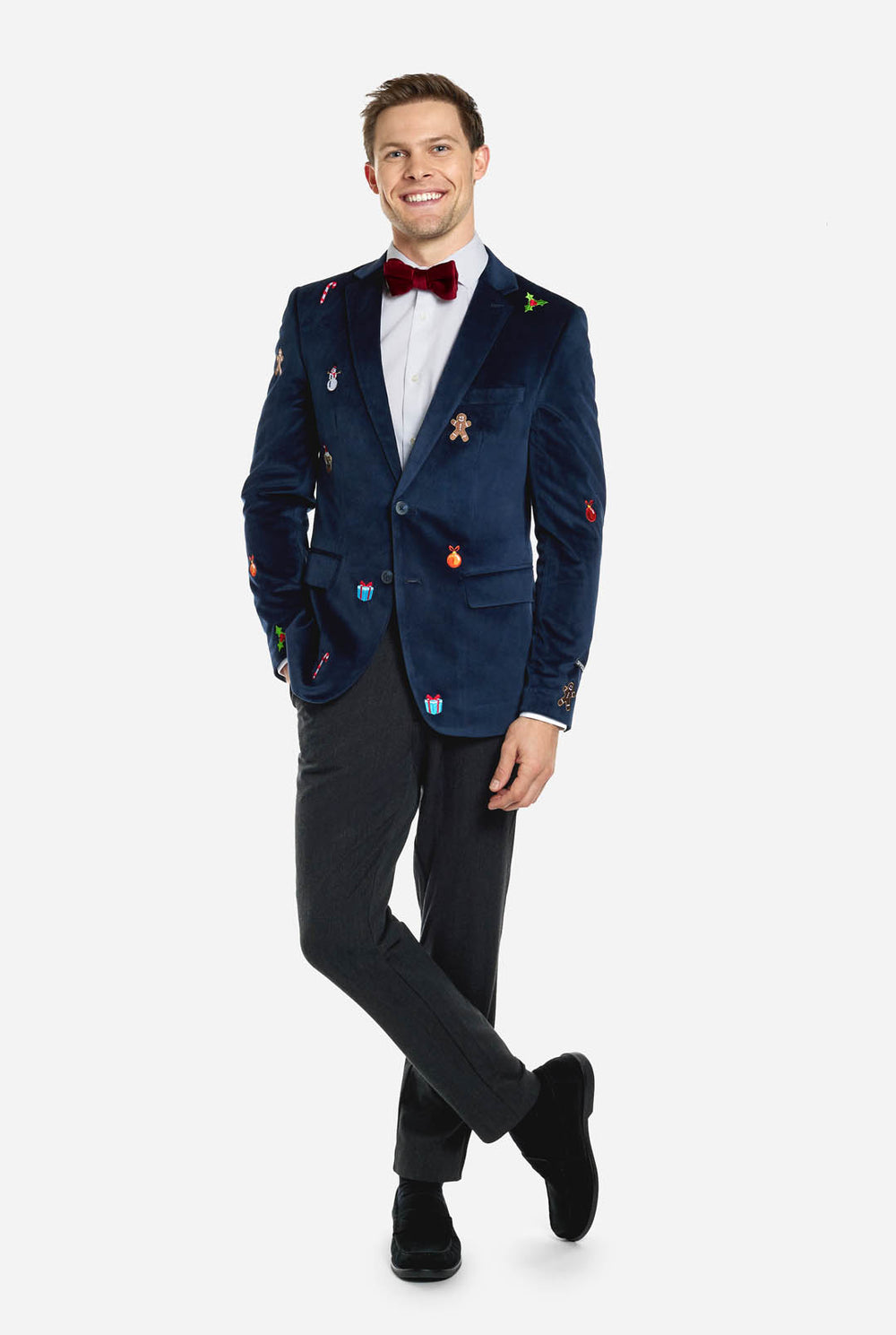 Mann mit marineblauem Weihnachtsblazer mit Weihnachtsstickerei