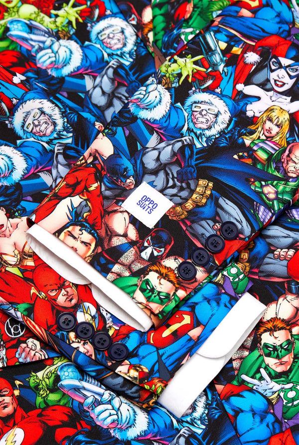 Herrenanzug mit DC Super Heroes-Aufdruck, Nahaufnahme