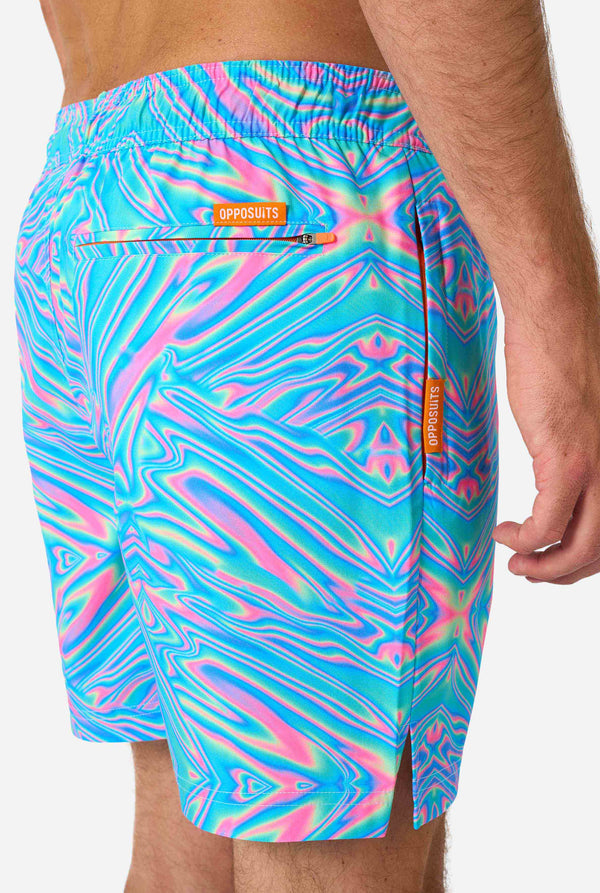 Lebendige holografische Badeshorts für Herren mit faszinierendem Wirbeldesign in Blau, Rosa und Lila. Auffällige und stylische Bademode für Sommerspaß.