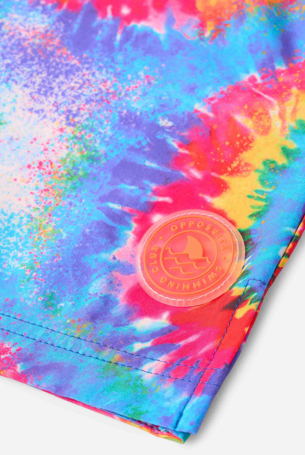 Badeshorts für Herren im Regenbogen-Tie-Dye-Stil mit einem kräftigen, farbenfrohen Spiralmuster. Eine lustige und trendige Wahl für Strandtage und Poolpartys.