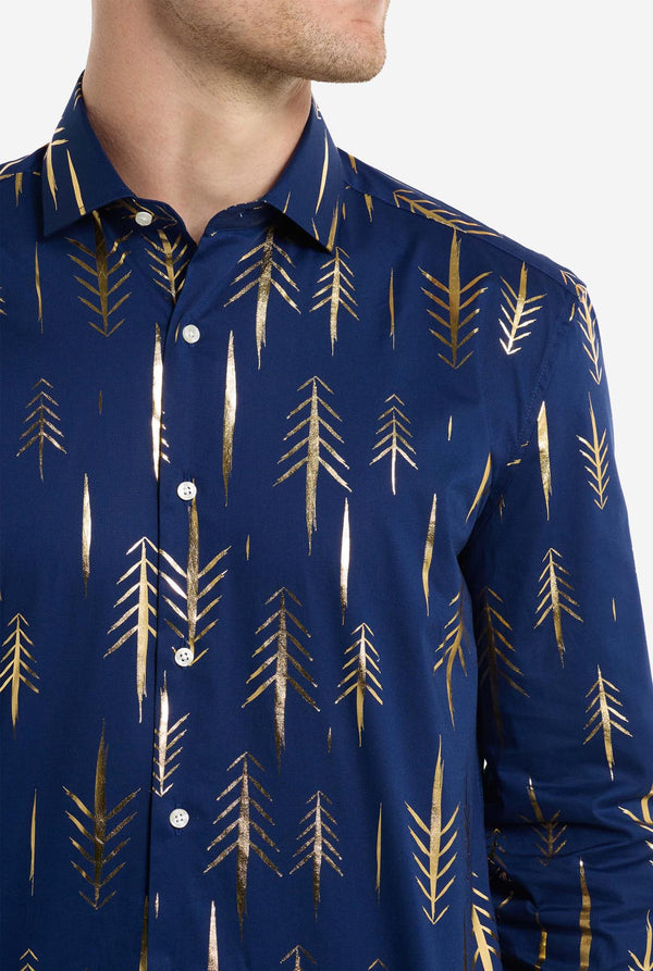 Dunkelblaues Weihnachtshemd mit goldenen Folienbäumen, Nahaufnahme