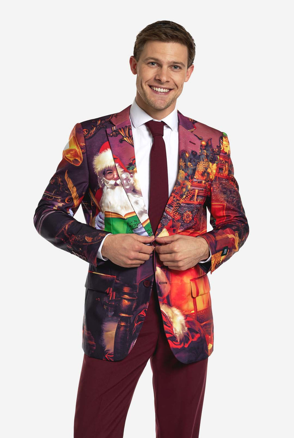 Mann trägt burgunderroten Weihnachtsanzug mit Vintage-Weihnachtsdruck