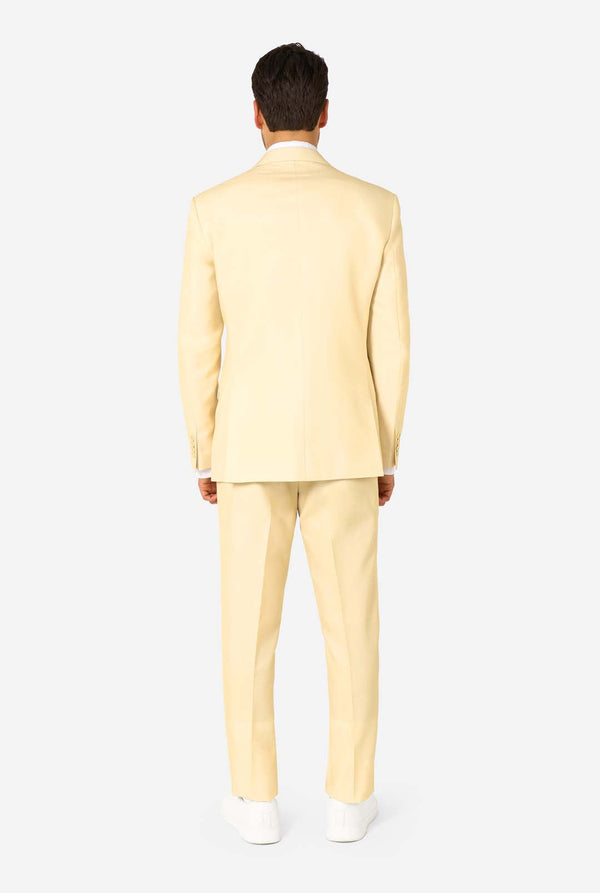 Eleganter Herrenanzug in sanftem Pastellgelb, perfekt für Hochzeiten, Sommerveranstaltungen und formelle Anlässe. Dieser stilvolle Anzug zeichnet sich durch Slim Fit, Revers und eine passende Krawatte für einen eleganten Look aus. Ideal für moderne Herren, die mit einem hellen Pastellanzug ein Statement setzen möchten.