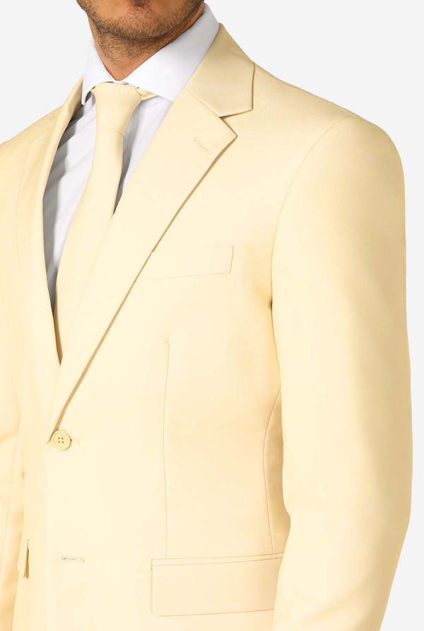 Eleganter Herrenanzug in sanftem Pastellgelb, perfekt für Hochzeiten, Sommerveranstaltungen und formelle Anlässe. Dieser stilvolle Anzug zeichnet sich durch Slim Fit, Revers und eine passende Krawatte für einen eleganten Look aus. Ideal für moderne Herren, die mit einem hellen Pastellanzug ein Statement setzen möchten.