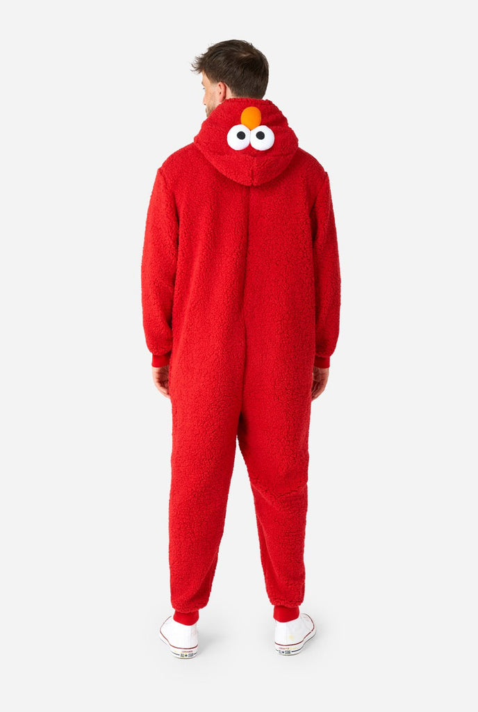 Männer tragen roten Plüsch-Elmo-Strampler, Blick von hinten