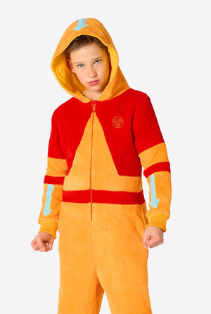 Kind trägt Avatar Aang Onesie