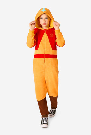 Kind trägt Avatar Aang Onesie