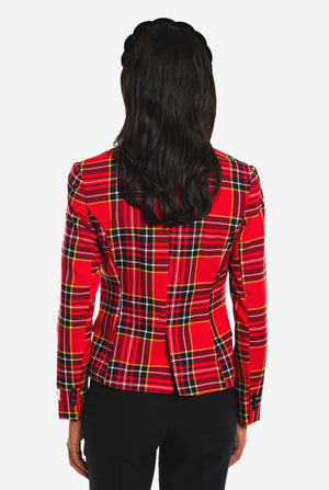 Damen trägt Lumberjackie Blazer, Blick von hinten