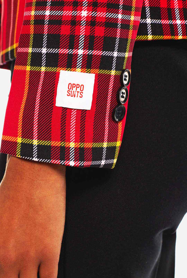 Damen trägt Lumberjackie Blazer, Nahaufnahme Ärmel