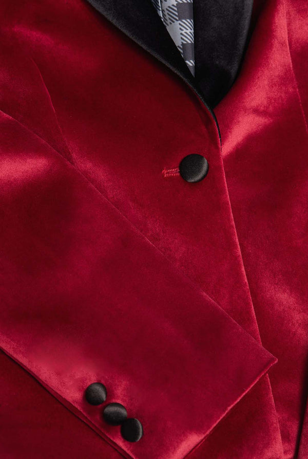 Damen trägt Dinner Jacket Burgundy Blazer, Nahaufnahme Blazer