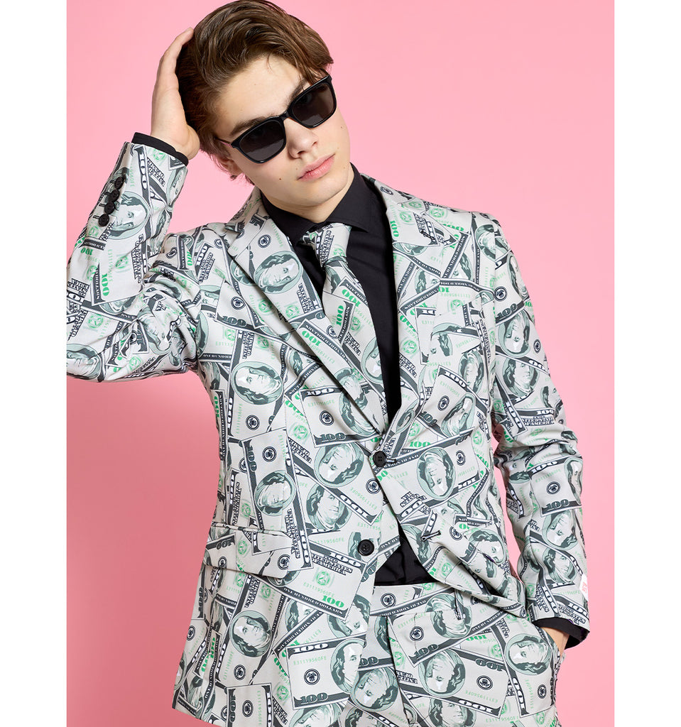 Ein Teenager trägt einen OppoSuits Prom-Anzug mit Money-Motiv.