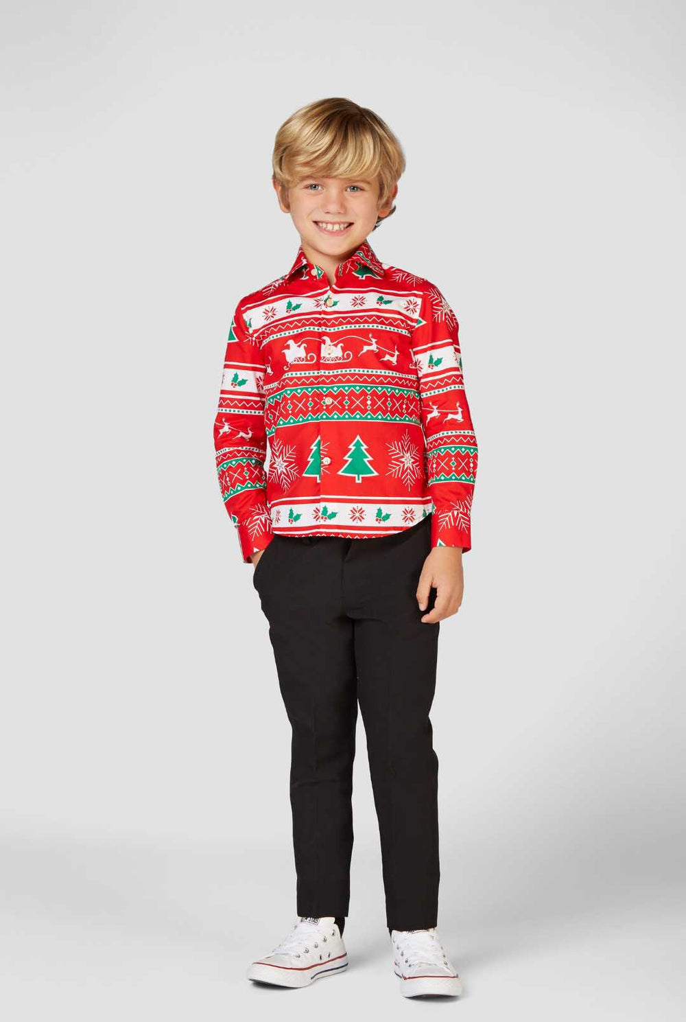 Rote Weihnachtshemd Winterwunderland von einem Jungen getragen