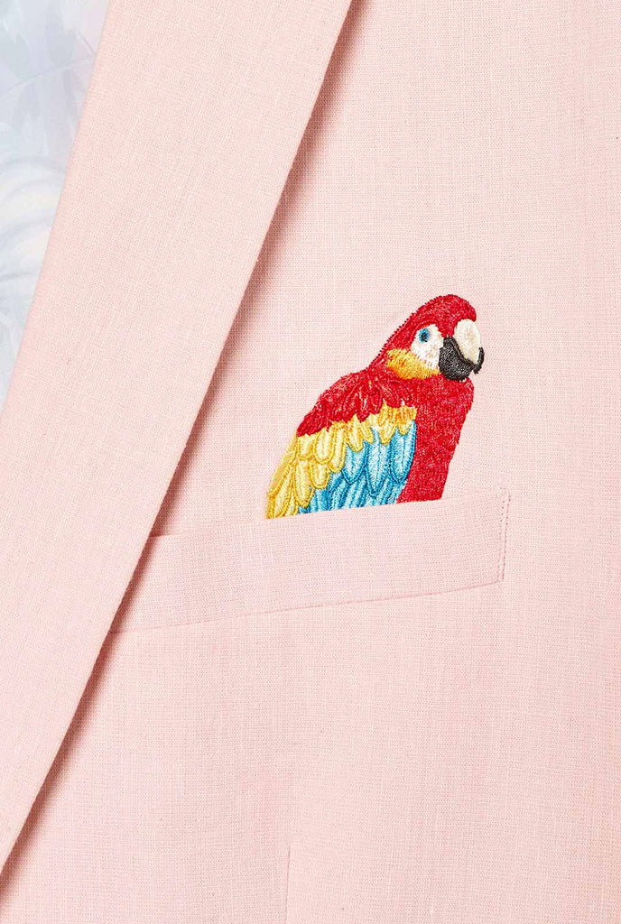 Rosa Lässiger Blazer mit Papageienstickerei vom Mann getragen, der Stickdetail zeigt