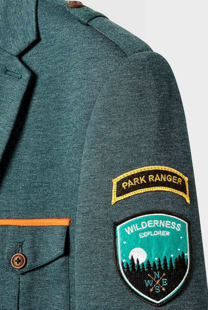 Grüner Park Ranger Jacke vom Mann getragen, Nahaufnahme