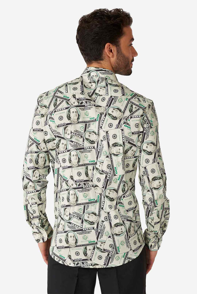 Mann, der Hemd mit Dollar Druck trägt, Blick von hinten