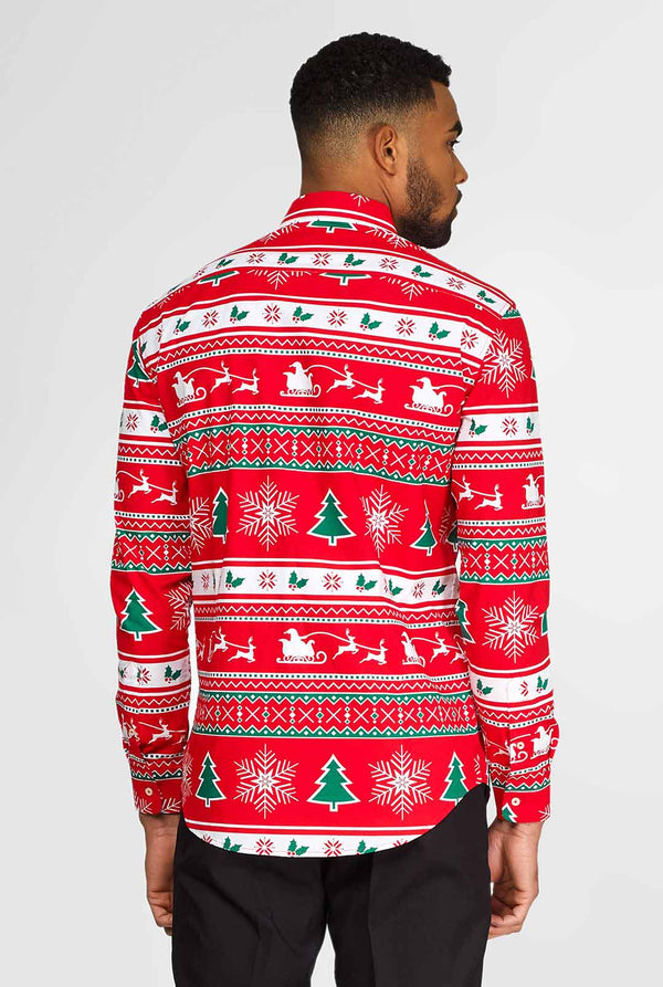 Mann, der rotes Weihnachtshemd trägt, Blick von hinten