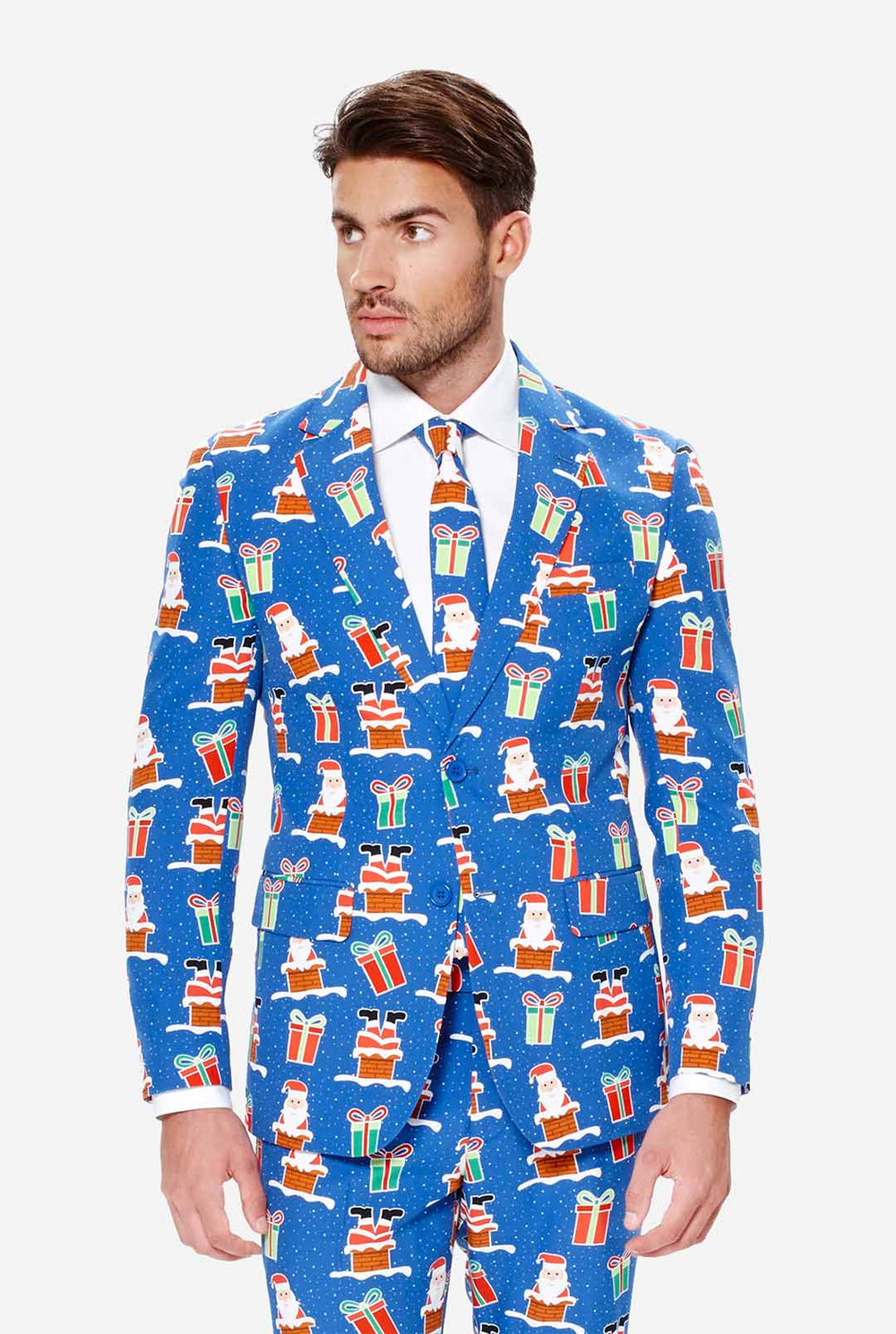 Mann, der blauen Weihnachtsanzug mit Weihnachtselikonen trägt