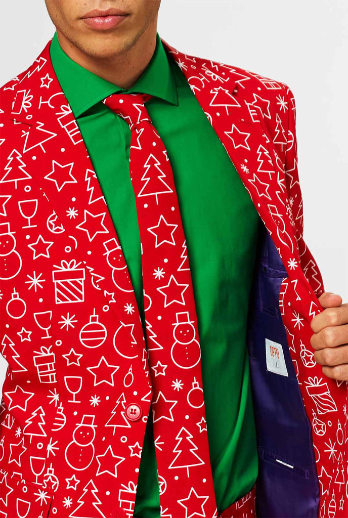 Roter Weihnachtsanzug mit Weihnachtsprotokoll vom Mann getragen