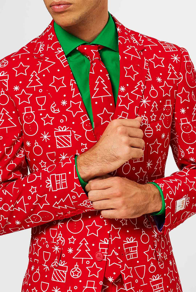 Roter Weihnachtsanzug mit Weihnachtsprotokoll vom Mann getragen, Nahaufnahme Jacke