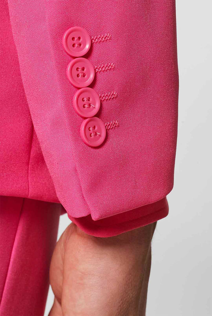Mann, der rosa Herrenanzug mit rosa Hemd, Ärmel Nahaufnahme
