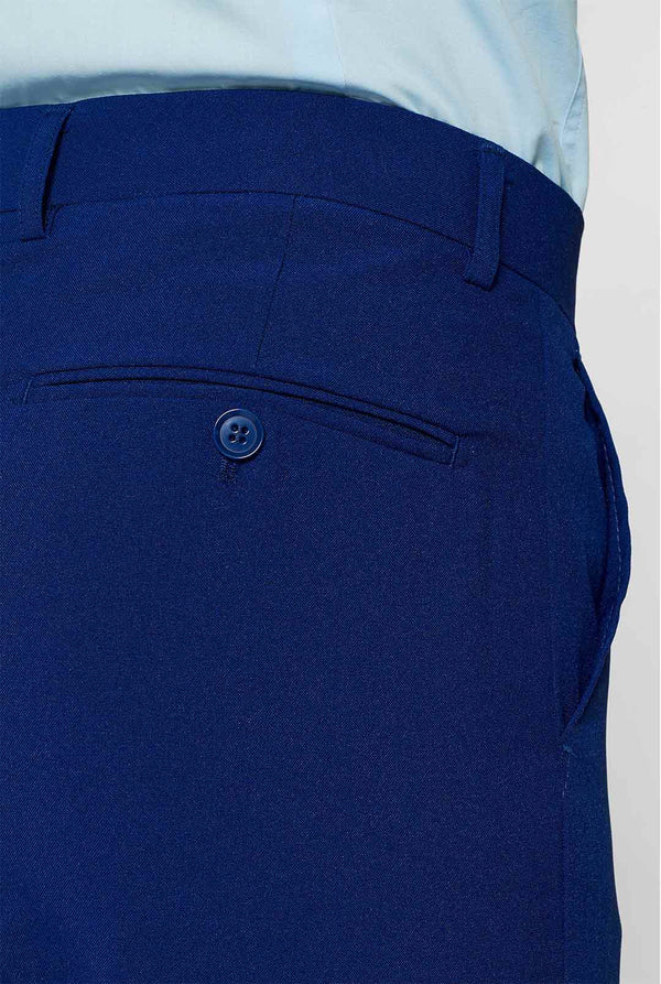 Dunkelblaue Hosen, Nahaufnahme