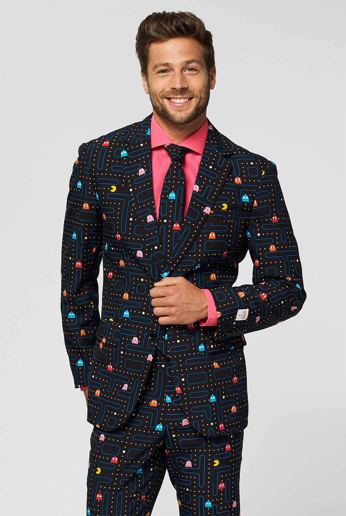 Pac-Man Maze-Männeranzug vom Mann getragen