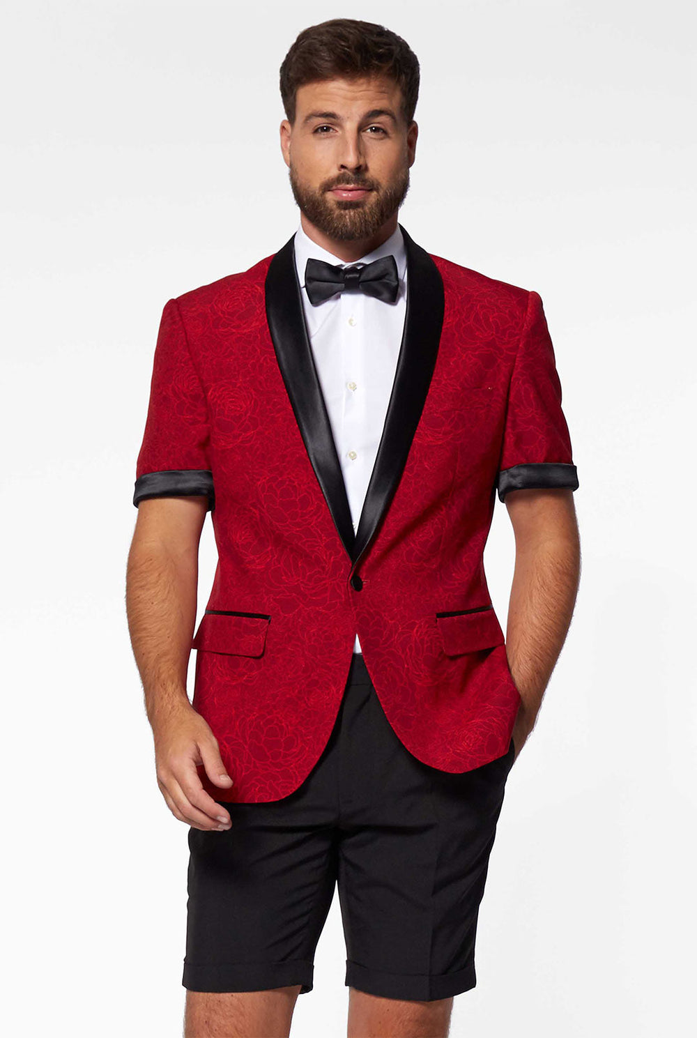 Mann, der roten Sommertuxedo mit Blumendruck trägt