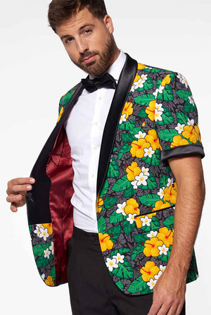 Mann, der Sommertuxedo mit Blumendruck trägt