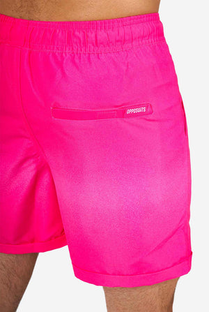Mann, der rose Sommershorts trägt, Nahaufnahme