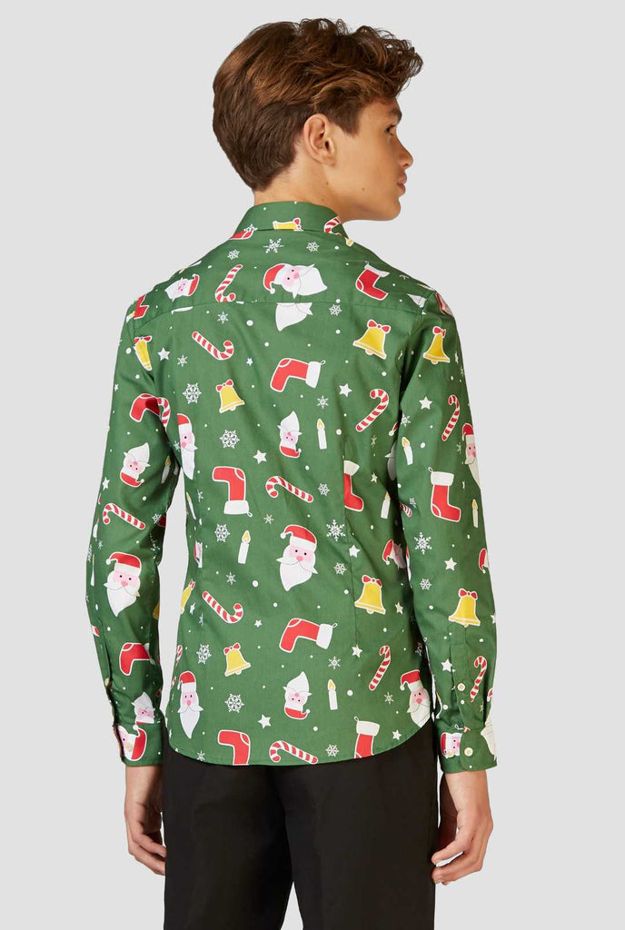 Lustige grüne Weihnachtshemd -Hemd Santaboss getragen von einem jugendlichen Jungen