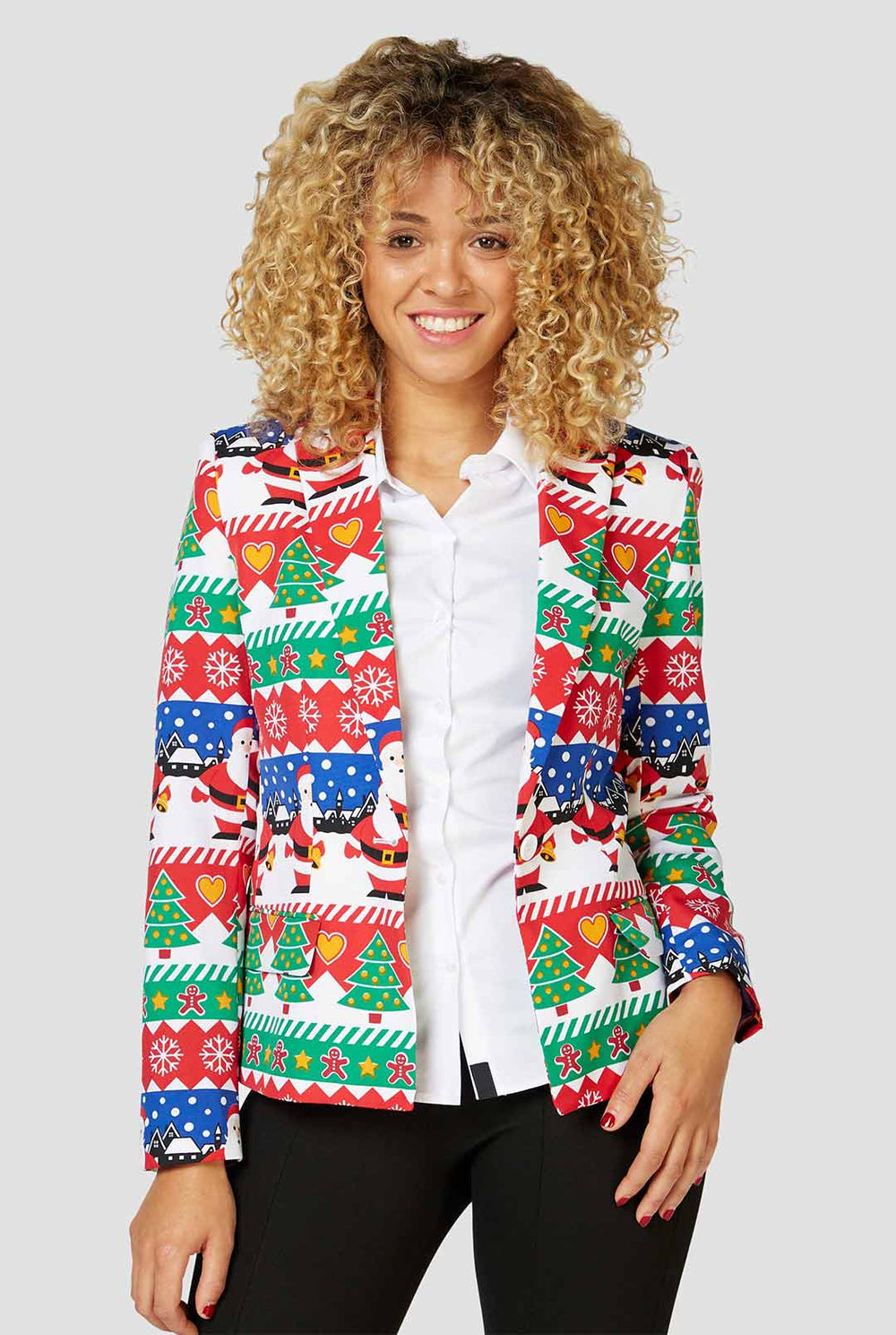 Mehrfarbige lustige Weihnachtsdruckjacke, die von einer Frau getragen wird