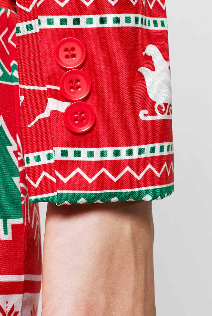 Frau, die roten Weihnachtsanzug mit Weihnachtselikonen trägt, Nahaufnahme Ärmel