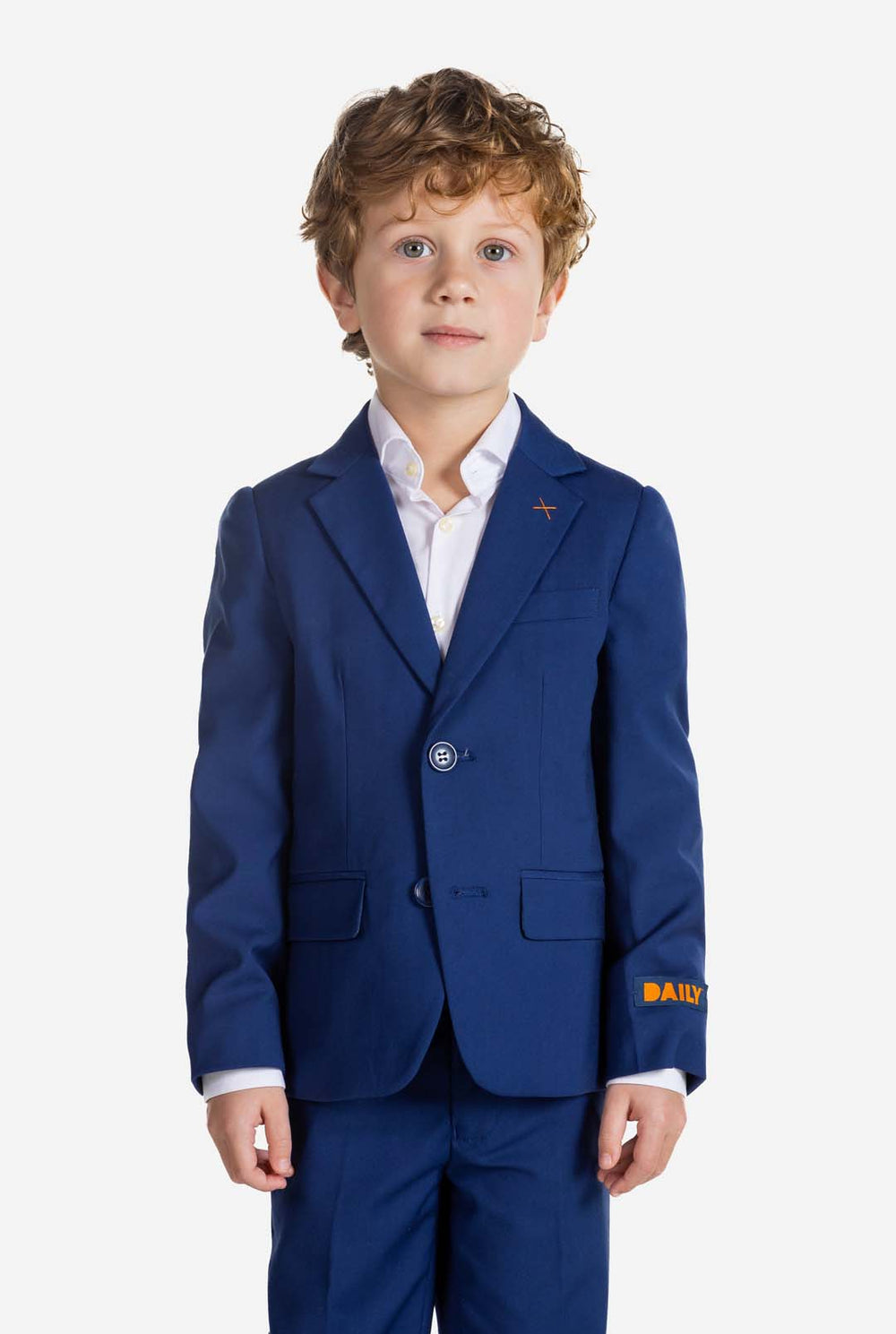 Junge trägt einen blauen OppoSuits Daily Kinderanzug