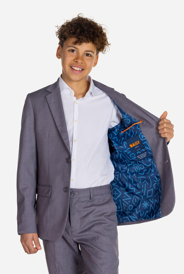 Teenager trägt OppoSuits Daily Grey Teenager-Anzug für Jungen